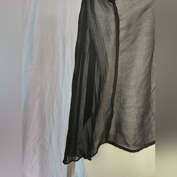 Sheer Pocket Cinched Top - Picture 4 of 9